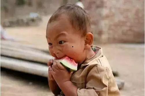 吃瓜视频谁还不是个孩子,谁还不是个孩子？